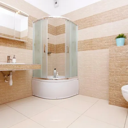 Daire Walonska 7 - With Garden Wroclaw